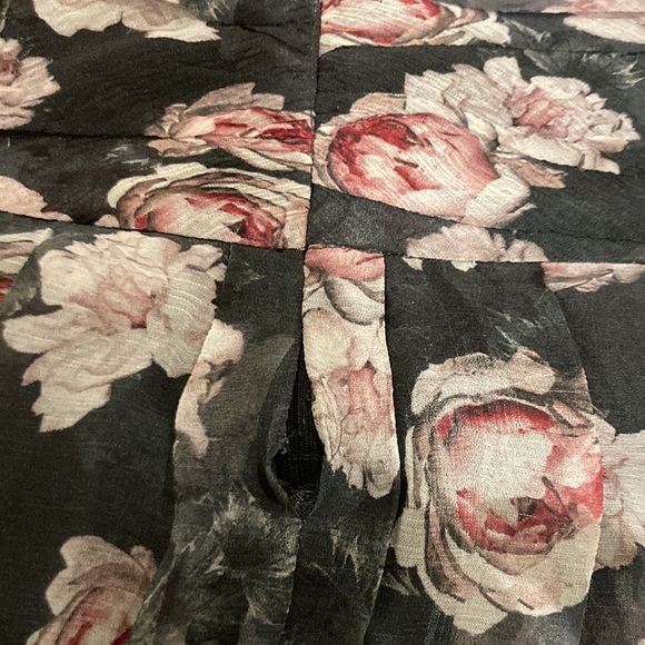 The most delicate floral skirt with pleats - Picture 7 of 7